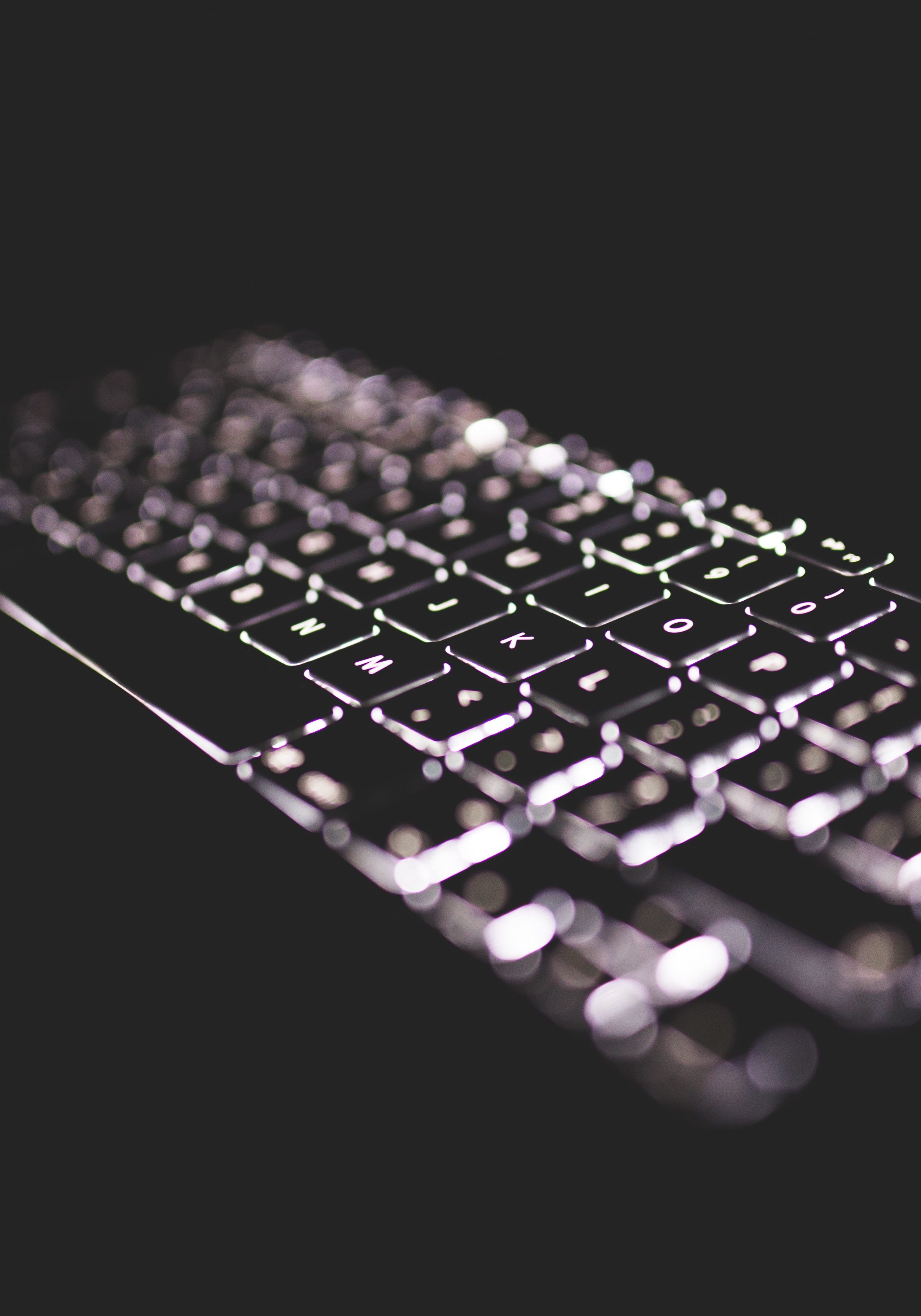 backlit-blogging-business-34153 (1)